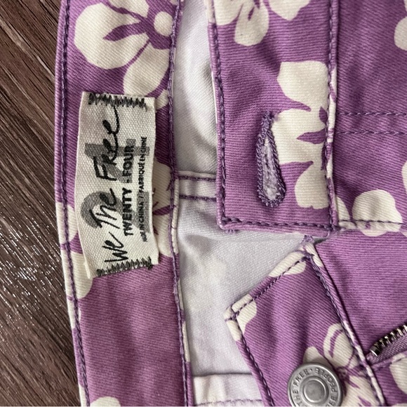 NWOT Free people just float on flare jeans. Open to offers. Green check only - Picture 4 of 6